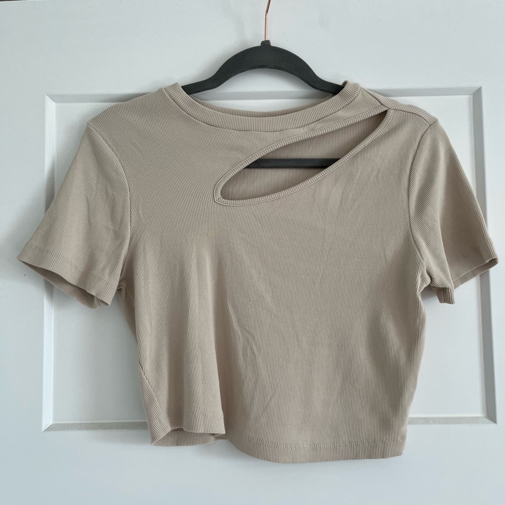 Cropped shirt with cutout detail size L